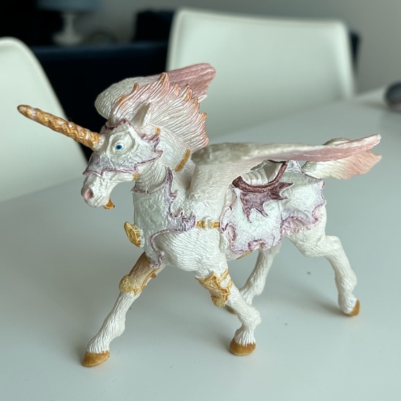 3 Papo figurines collectible magic unicorn, black pegasus, winged magic unicorn - Picture 3 of 9